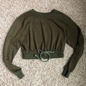 Cropped Green long sleeve sweater